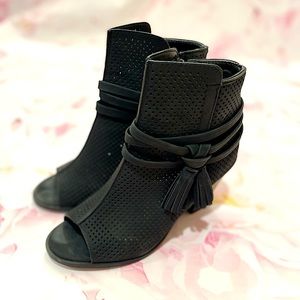 Pierre Dumas Open Toe Meshed Boots
